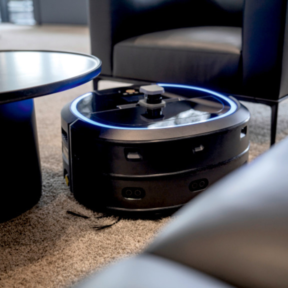 Kompaktní konstrukce s velmi nízkou podjezdovou výškou