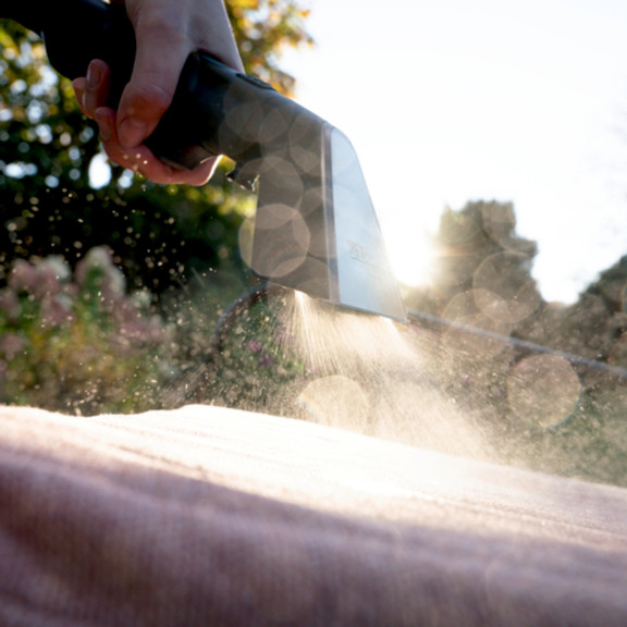 Osvědčená technologie Kärcher s hubicemi na čalounění a štěrbinami pro optimální výsledky čištění
