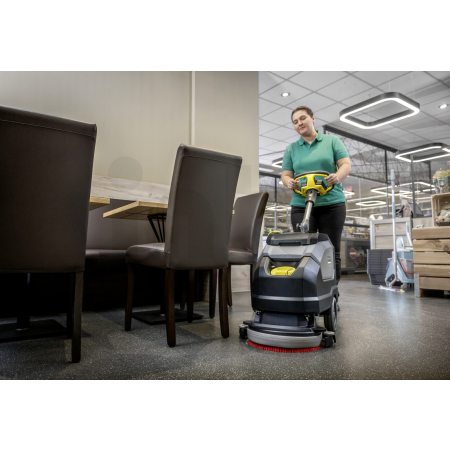 Podlahový mycí stroj s odsáváním KÄRCHER BD 35/15 C Classic Bp Pack 1.783-442.0