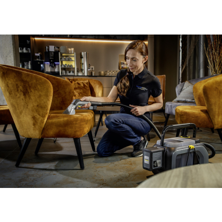 Akumulátorový čistič čalounění KÄRCHER Puzzi 2/1 Bp 1.101-750.0