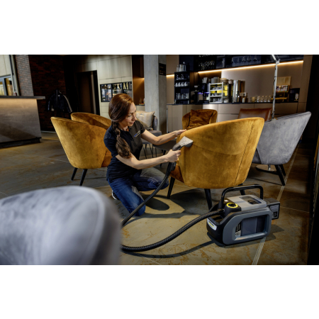 Akumulátorový čistič čalounění KÄRCHER Puzzi 2/1 Bp 1.101-750.0