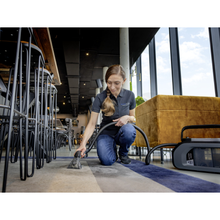 Akumulátorový čistič čalounění KÄRCHER Puzzi 2/1 Bp 1.101-750.0