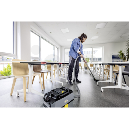 Bateriový vysavač na suché nečistoty KÄRCHERT 10/1 Bp 1.527-352.0