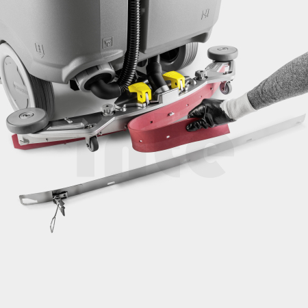 Podlahový mycí stroj s odsáváním KÄRCHER B 110 R Bp Pack 160 Ah Li+Dose+R75 1.161-439.0