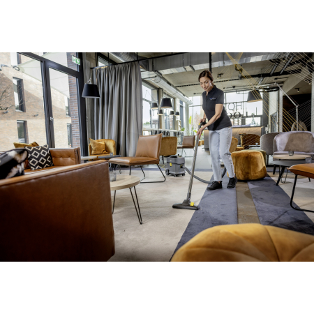 Vysavač na suché nečistoty KÄRCHER T 15/1 1.355-300.0