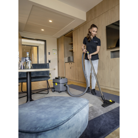 Vysavač na suché nečistoty KÄRCHER T 15/1 1.355-300.0